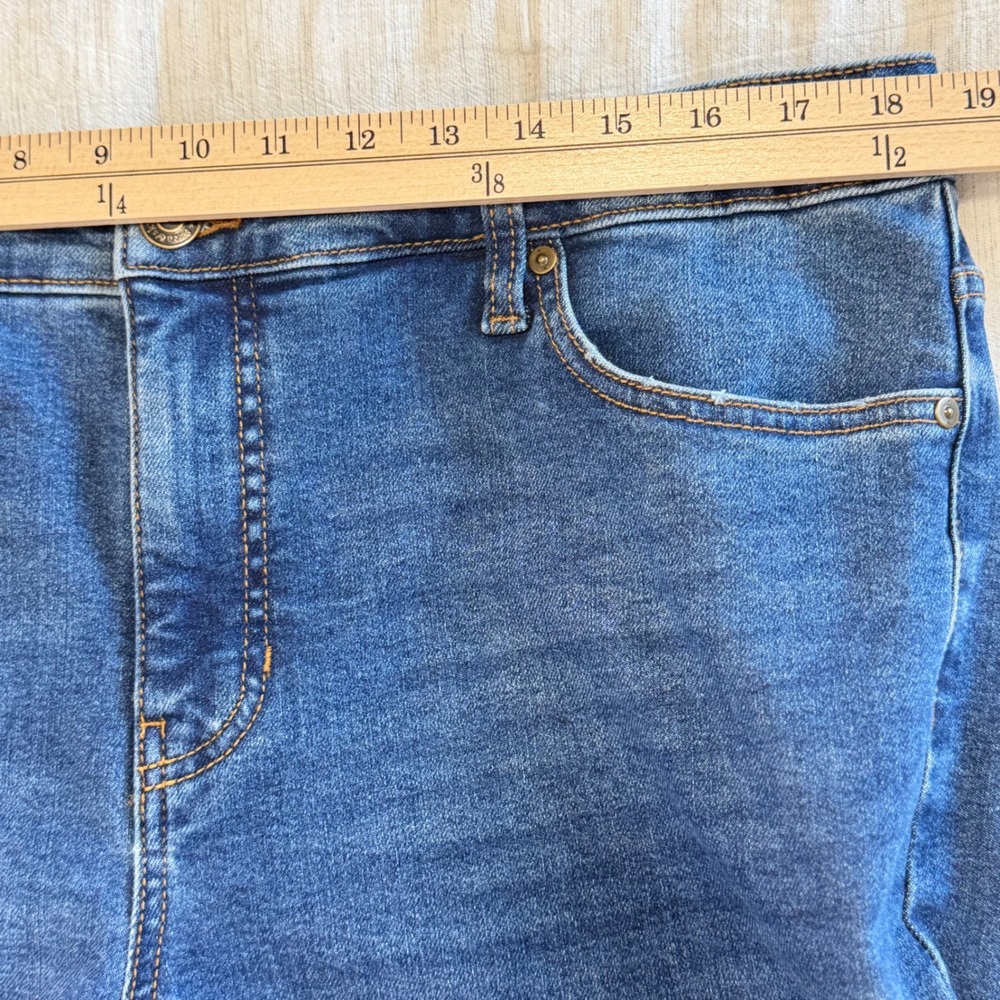 Terra & Sky Women 14W Blue Straight Leg Jeans Casual Denim Pants - Picture 8 of 11